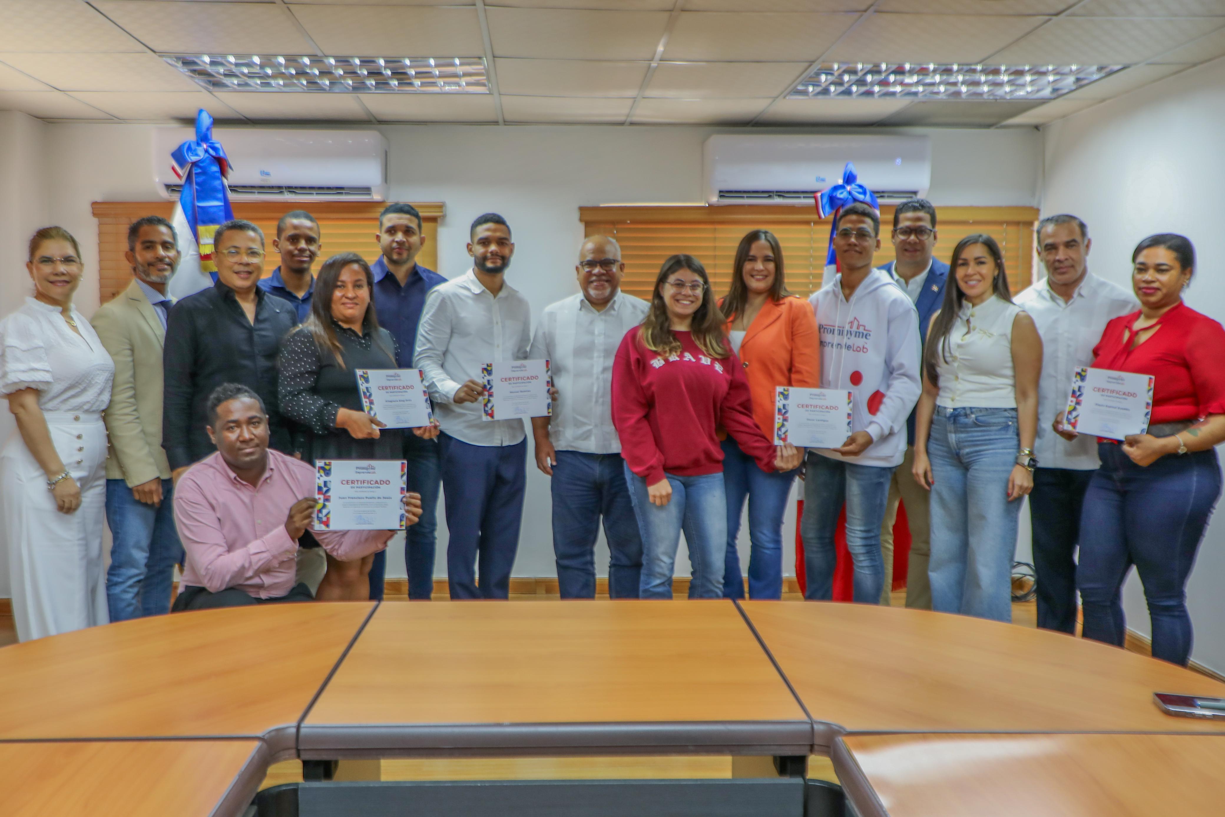RECIBEN CERTIFICACION GANADORES RECIBEN CERTIFICACION GANADORES